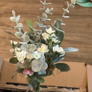 Elegant Faux Floral Arrangement in White and Green